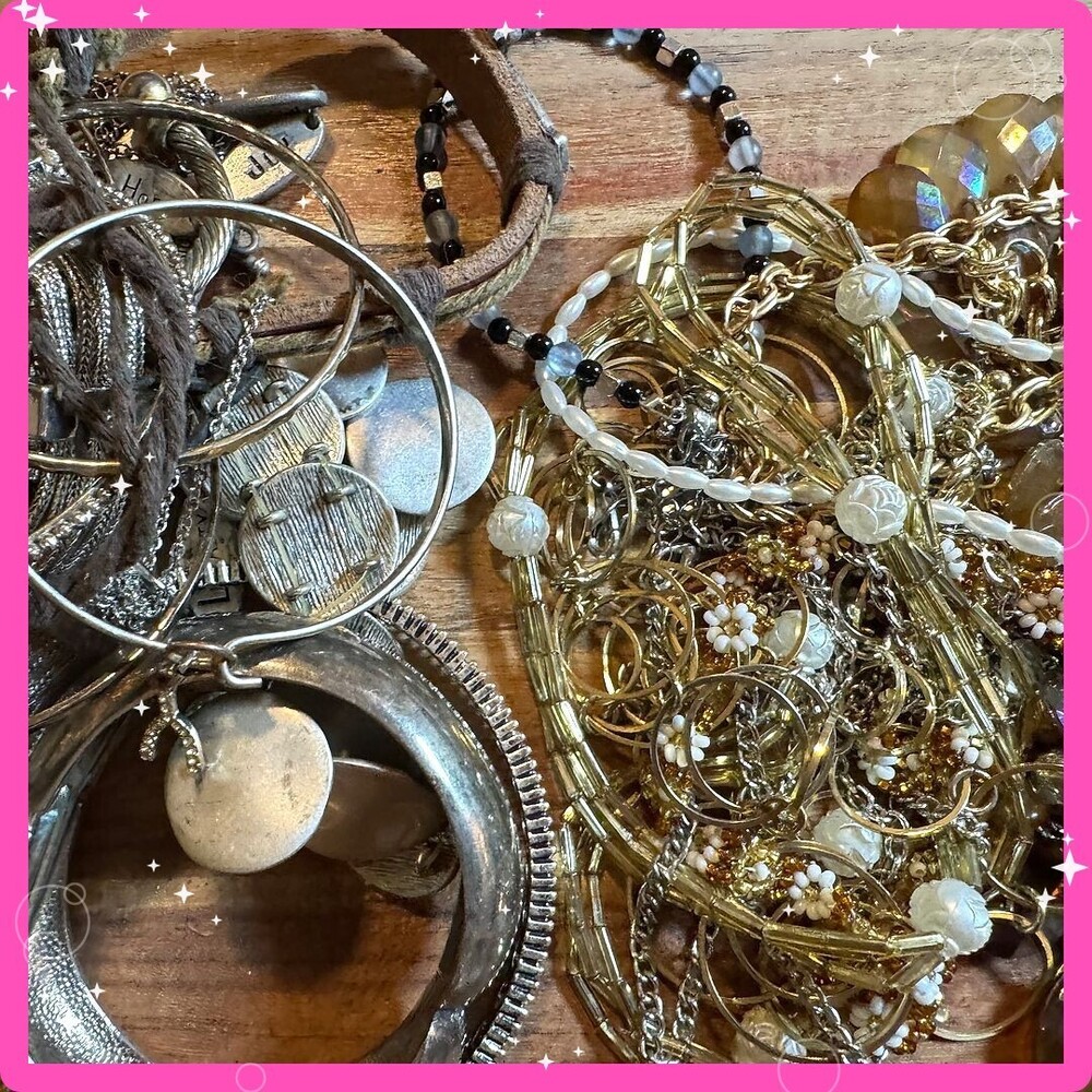 ⚜️ Jewelry Lot | Mixed Era Bangles, Beads & Chains | Make offer! 🩷